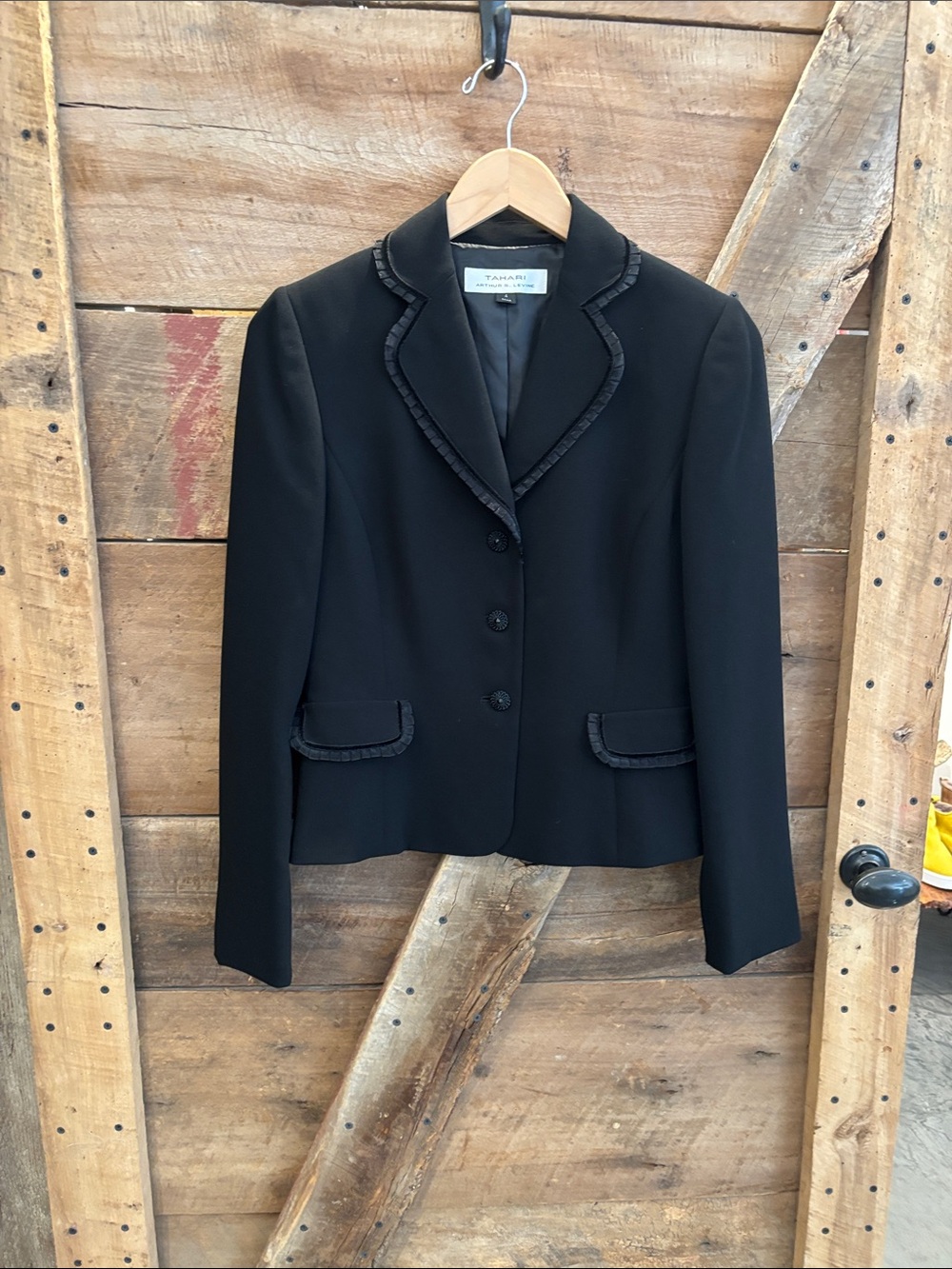 NWOT  Tahari black jacket